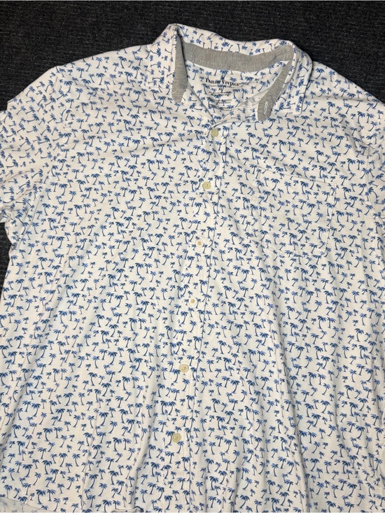 Tailor Vintage Other - Tailor Vintage Men's White Button-Up short sleeve Shirt with Blue Palm Print